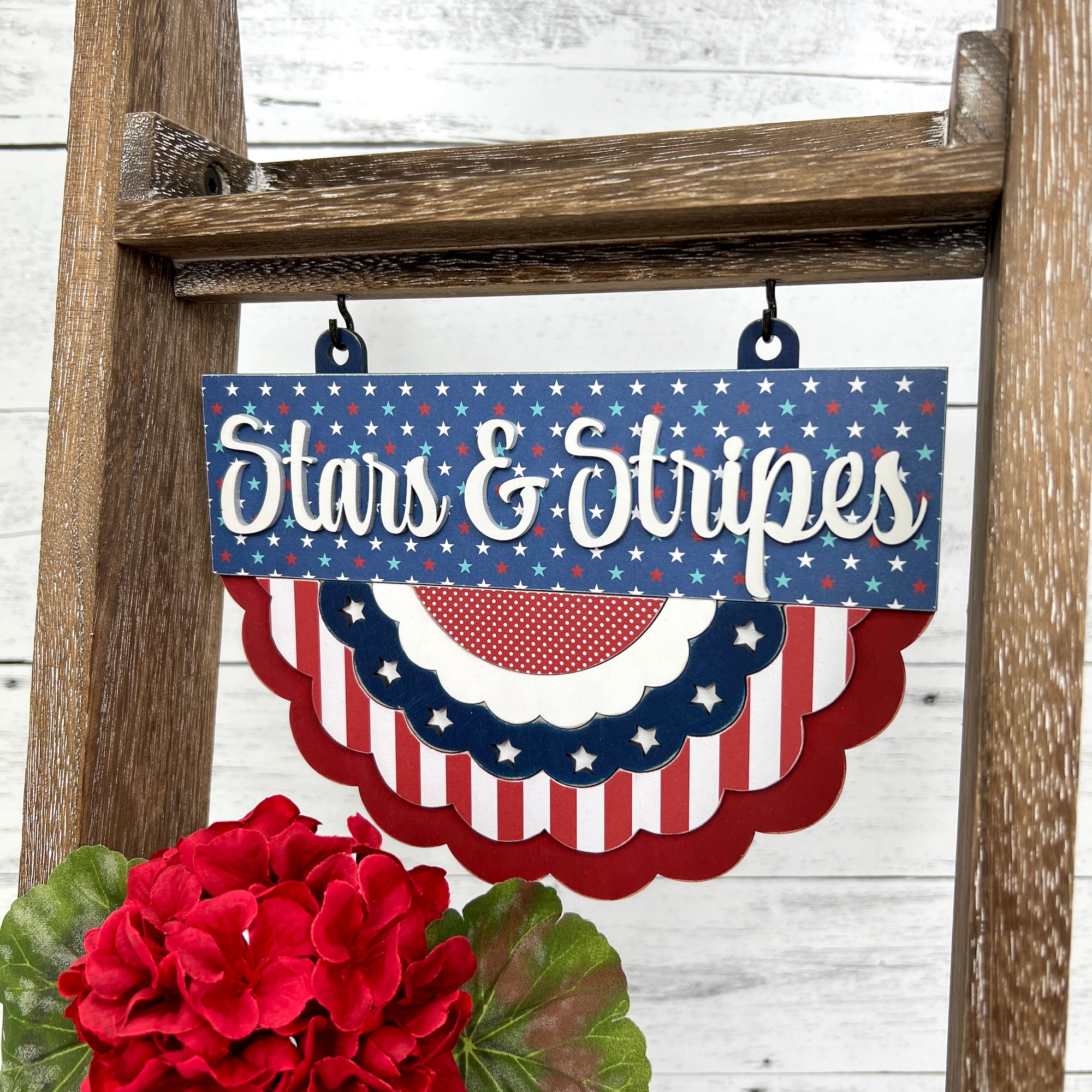 Patriotic 4th of july bunting wood decoration. Wood craft kit