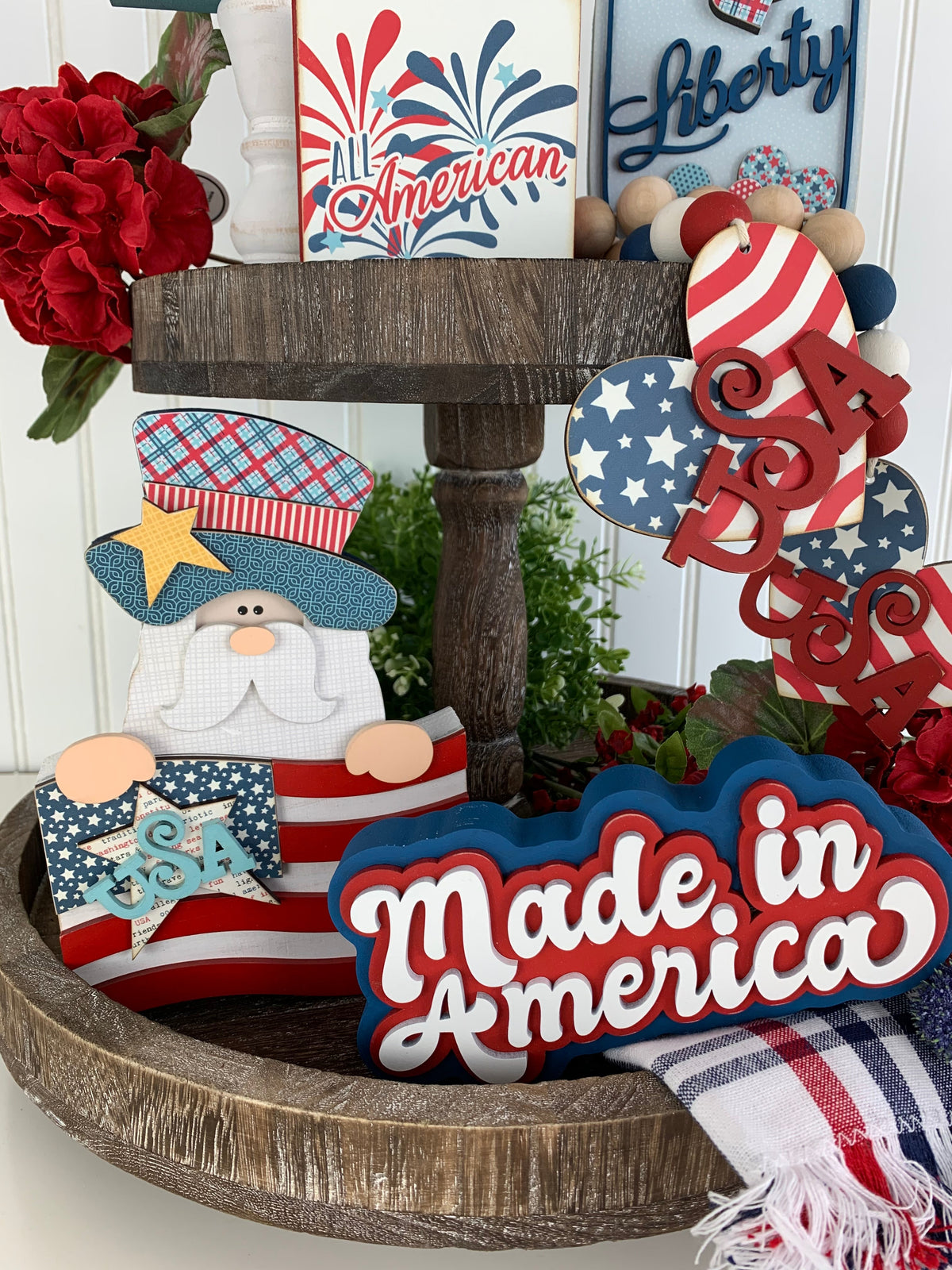 4th of July made in America sign on a tiered tray