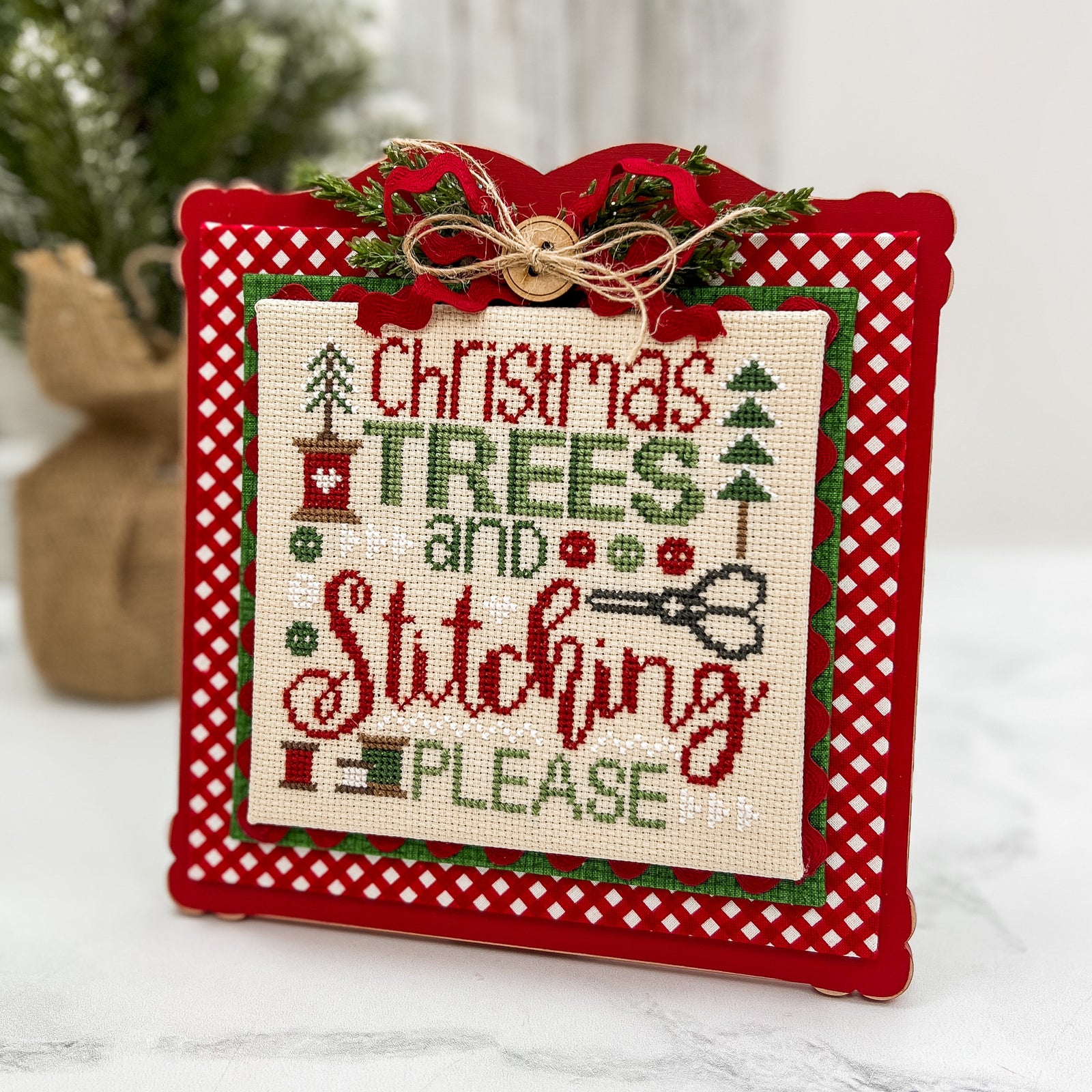 Petal Edge Square Cross Stitch Display-Medium (Available in Cream, Red, and White)