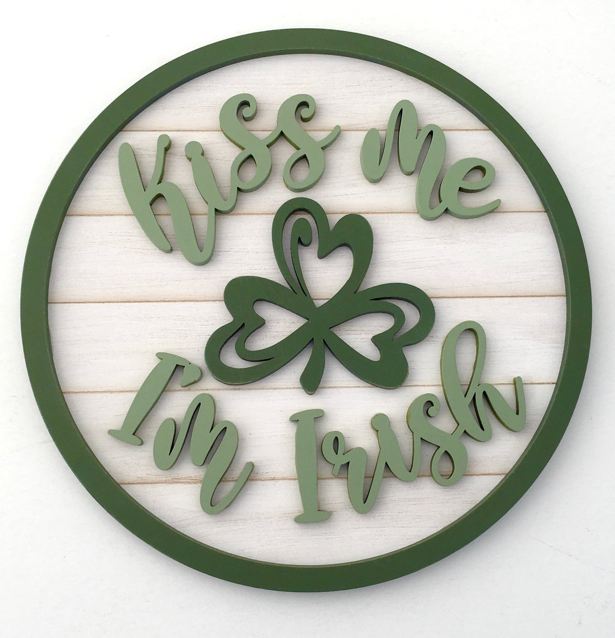 Round wood shiplap sign for styling tiered rays, mantles, shelves, and more.  6 inch round wood sign.  St Patricks wood home decor.  Kiss Me I&#39;m Irish home sign.