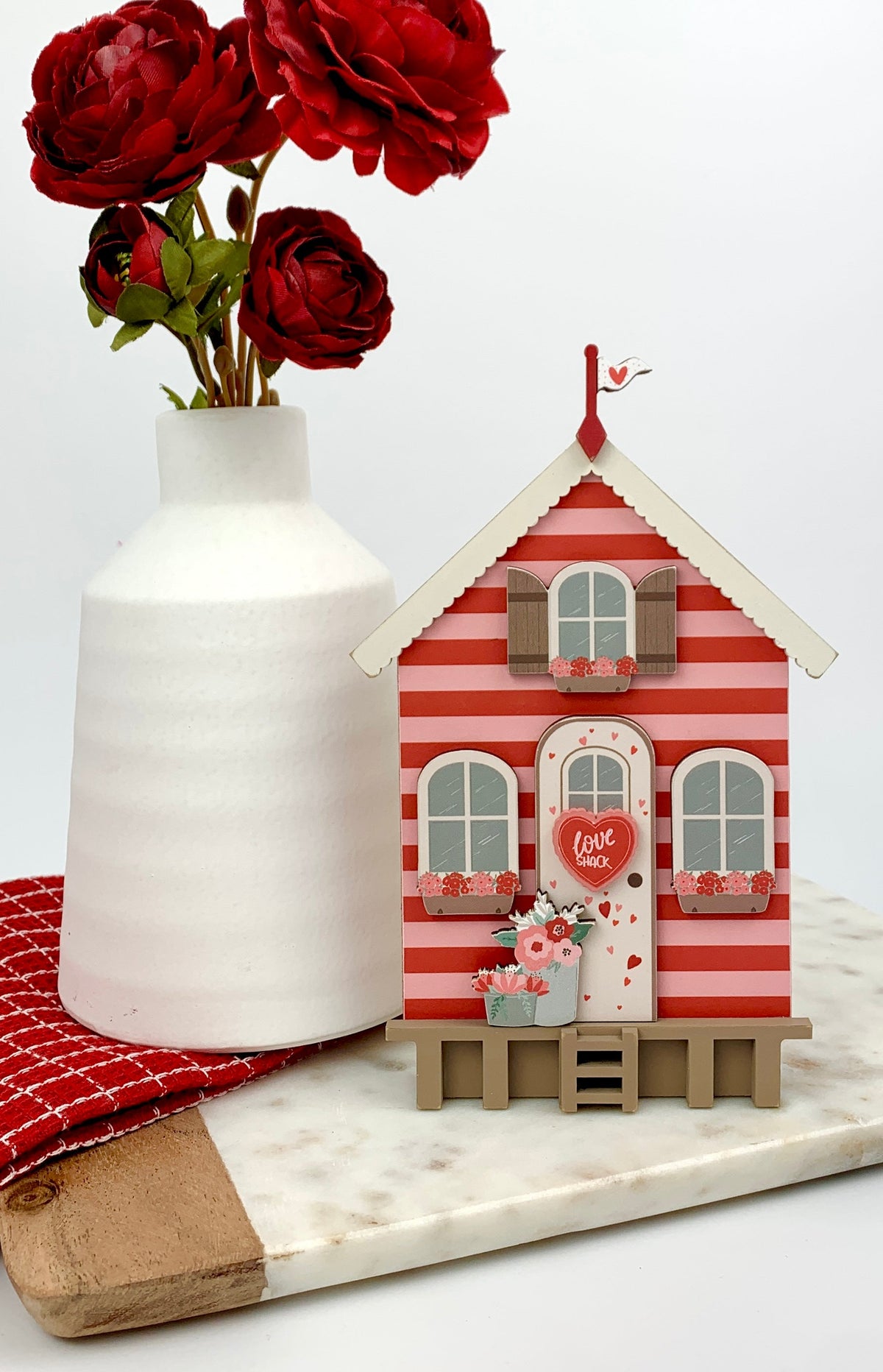 Red and pink Love shack Valentine themed wood decoration DIY craft kit