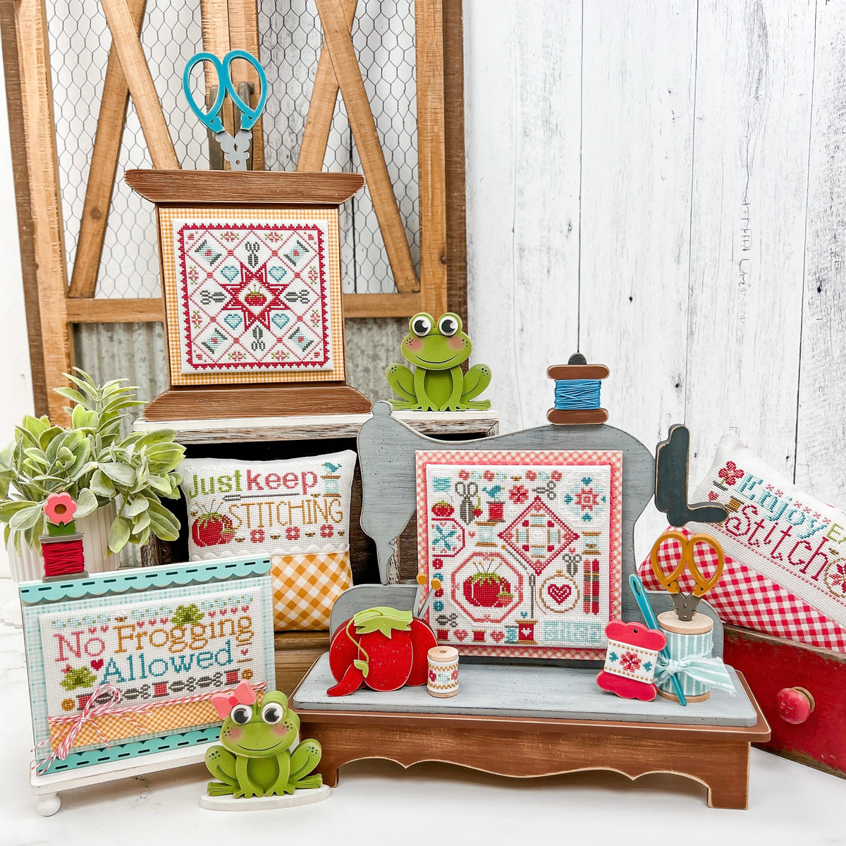 Pattern Sew Machine Display Sewing Machine with Platform Base Cross Stitch Display-Unfinished Wood ...