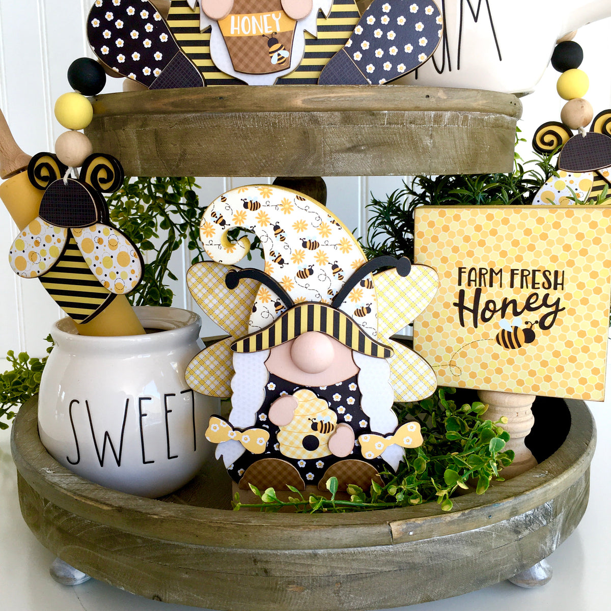 Bumble Bee Gnomes DIY Wood Decor Carft Kit - Paisleys and Polka Dots