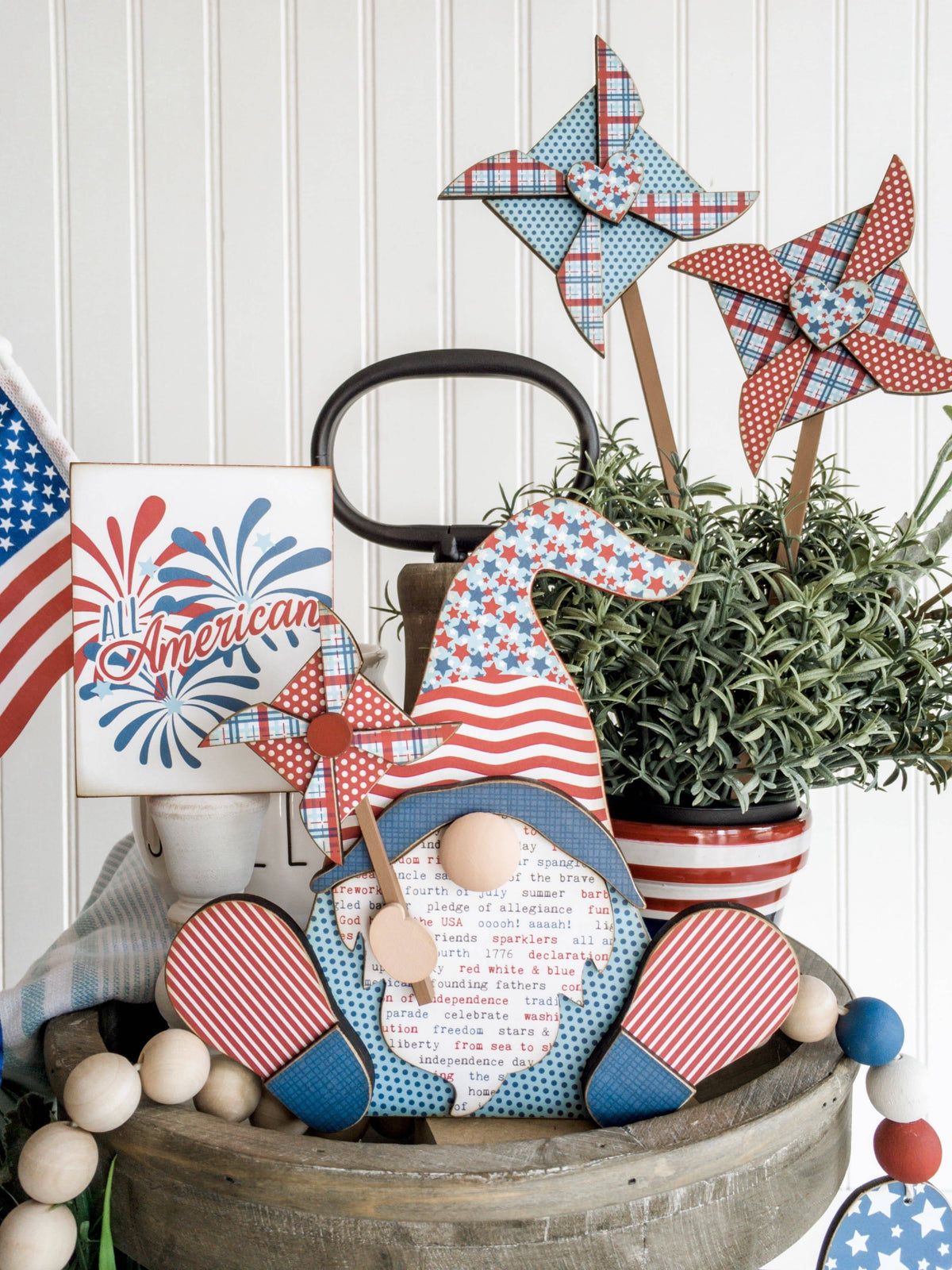 Patriotic/4th of July Gnomes DIY Wood Decor Craft Kit - Paisleys and Polka  Dots